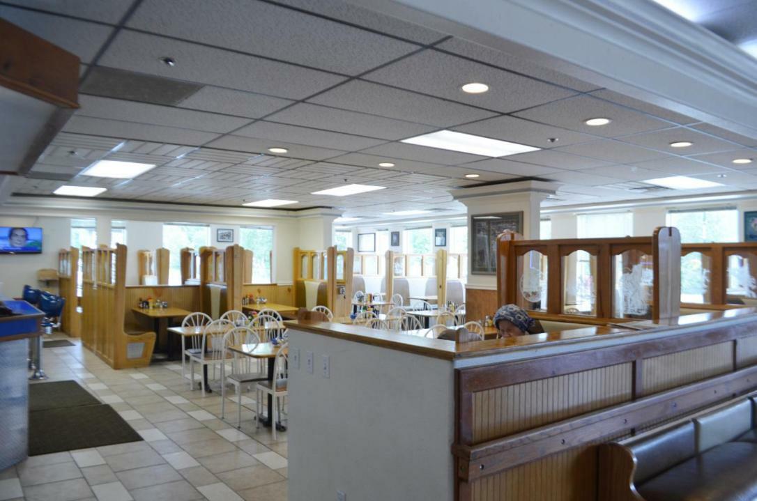 Valley Hotel & 24/7 Open Cafe Palmer Extérieur photo